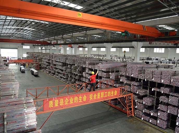 工程用不銹鋼管庫(kù)房