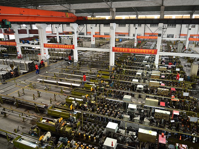 整齊的制管車(chē)間