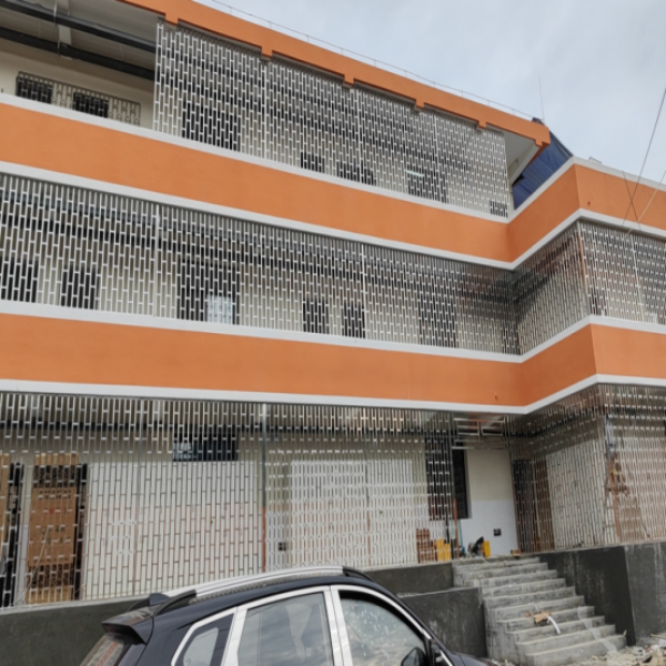 201不銹鋼方管應(yīng)用——學(xué)校不銹鋼防護(hù)網(wǎng)