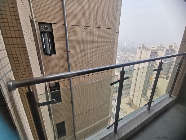不銹鋼陽臺(tái)護(hù)欄