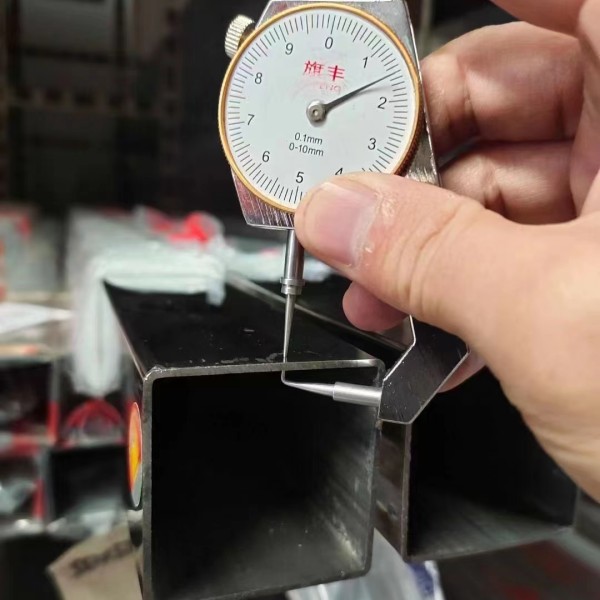 測量不銹鋼方管厚度