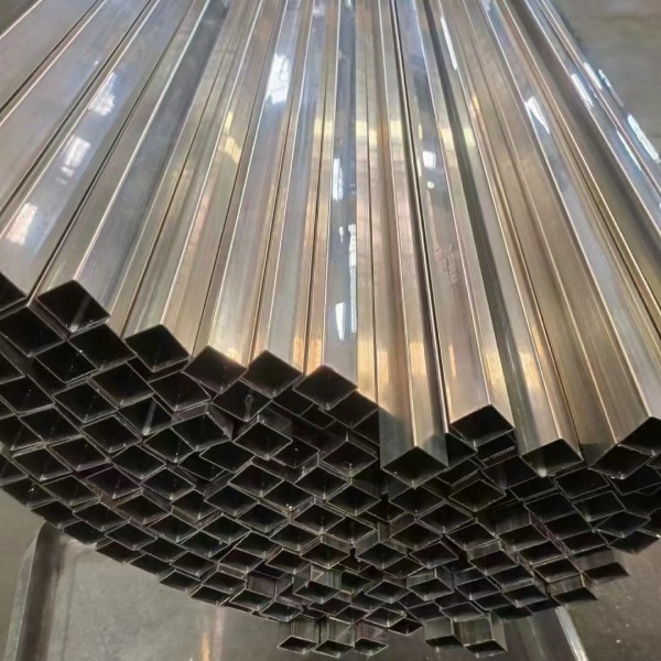 立柱用304<font color='red'>不銹鋼方管</font>50*50